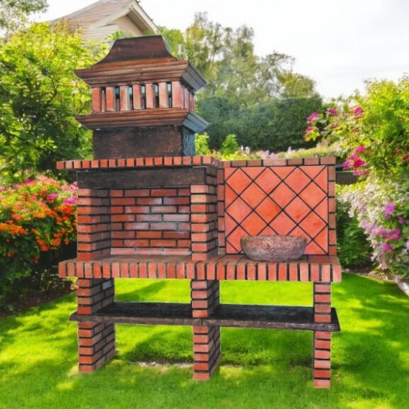 Churrasqueira Liberty 804 em tijolo com duas prateleiras inferiores, ideal para grelhar a lenha ou carvão, resistente e prática para jardins e quintais."