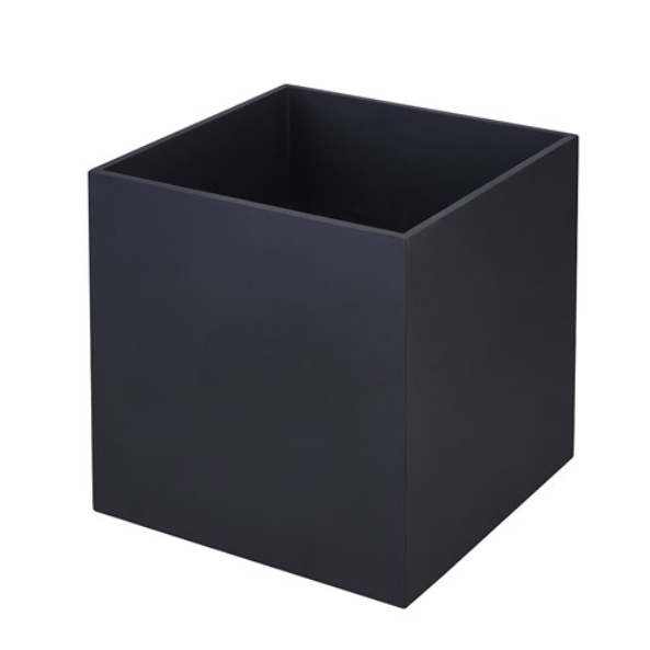 Floreira Kube em betão reforçado, disponível nos modelos 45 e 60, ideal para jardim, terraço ou varanda.