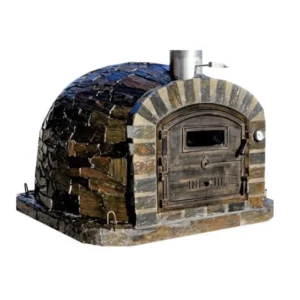 Forno a Lenha Coimbra com porta em ferro, termómetro e saída de fumos em inox, revestido em pedra amarela e xisto multicolor, pronto a usar para cozinhar com lenha.