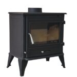 Salamandra a lenha D10 em ferro fundido, 10kW, eficiente e durável. Aquecimento económico para sua casa com lenha até 43 cm.