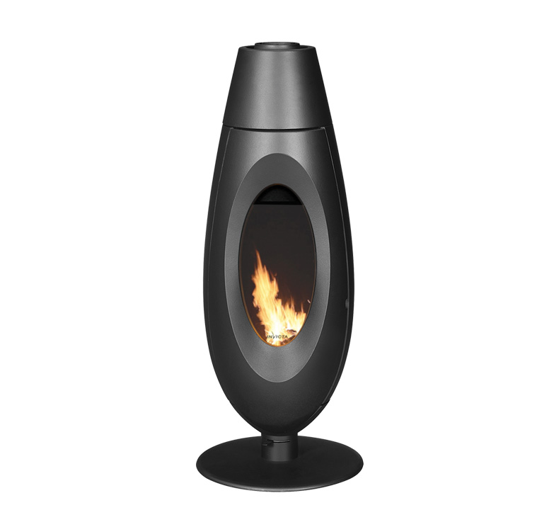 Salamandra a lenha Ovatio em ferro fundido, design elegante com curvas graciosas, medidas 116,2x46,1x46,1 cm, potência 5 kW, rendimento 83%, aquecimento por convecção natural, classe energética A+, ideal para áreas de 25 a 60 m².