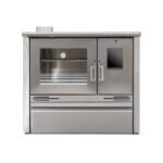 Fogão a Lenha ME16 Inox PV com design moderno, porta de vidro termo resistente, forno em inox e câmara de combustão revestida em tijolo refratário.