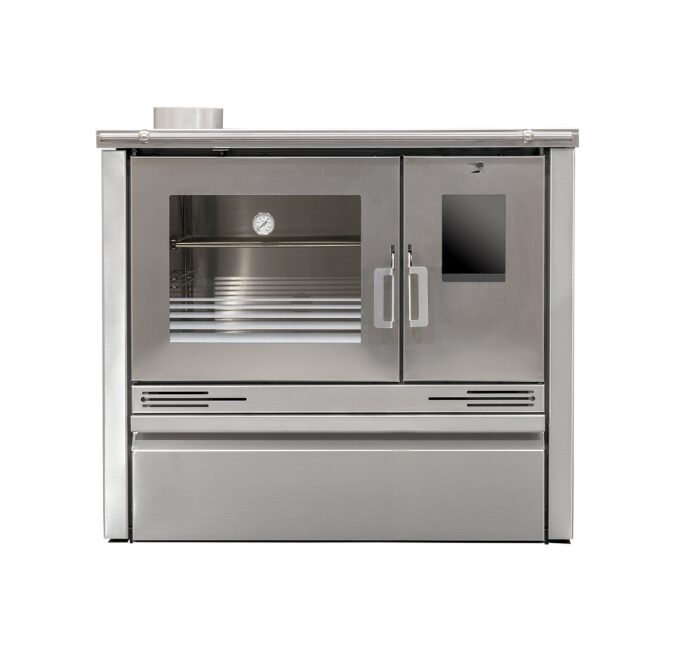 Fogão a Lenha ME16 Inox PV com design moderno, porta de vidro termo resistente, forno em inox e câmara de combustão revestida em tijolo refratário.