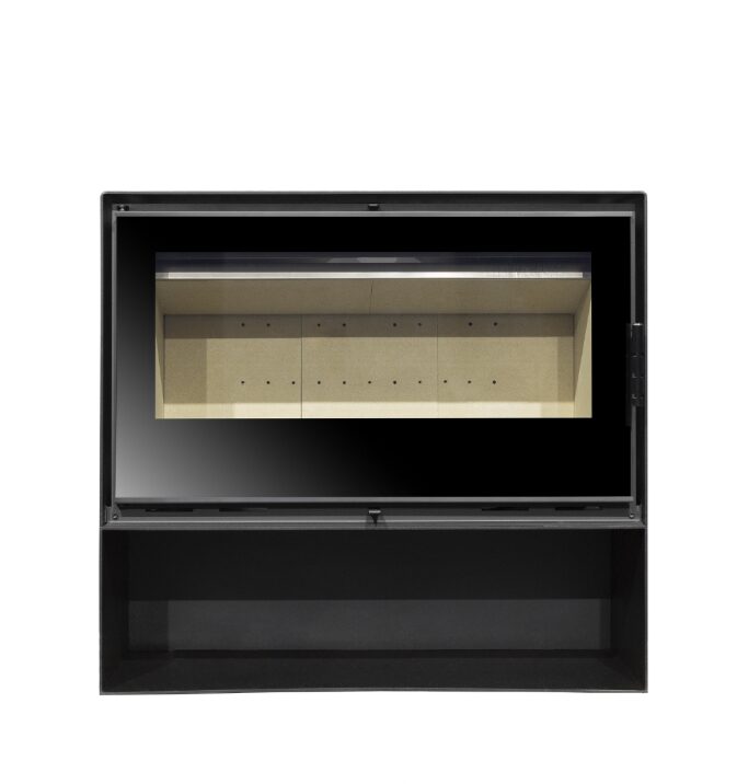 Salamandra a lenha ventilada FREE 1000 com vidro Neocerâmico, estrutura em aço e potência de 10,2 kW, ideal para aquecer e decorar a sua casa.