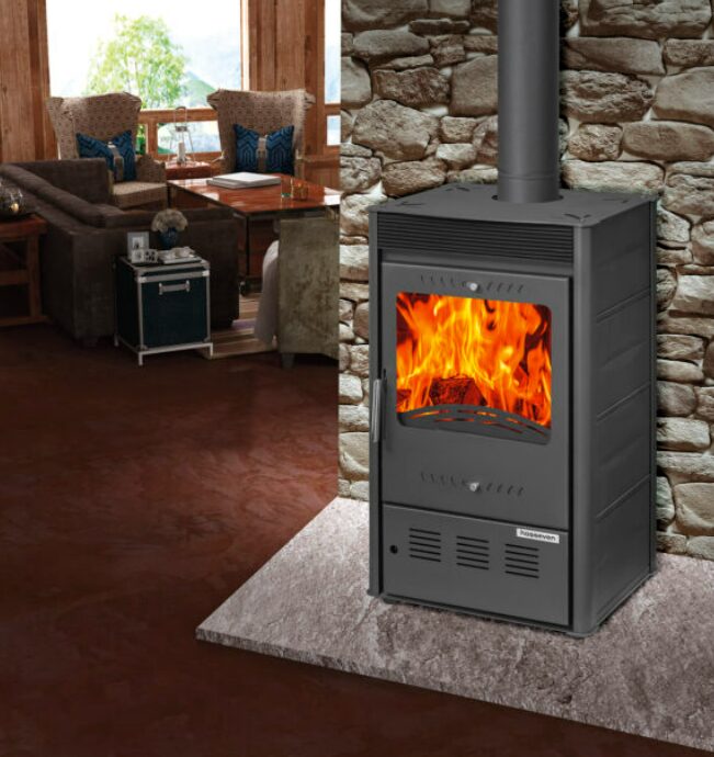 A salamandra a lenha Rose 5060 combina estrutura reforçada em aço e ferro fundido com sistema de combustão dupla e vidro limpo. Garante elevado rendimento e chama limpa, proporcionando aquecimento natural e económico.